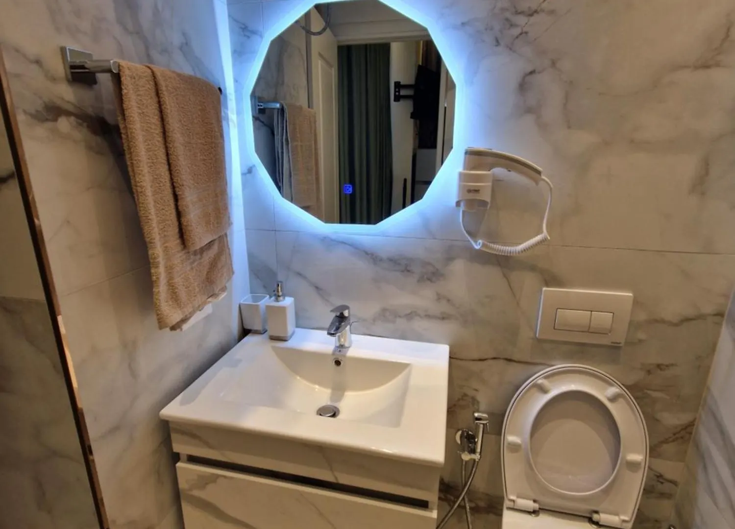 Otel Elofira Room'S Dıraç Arnavutluk