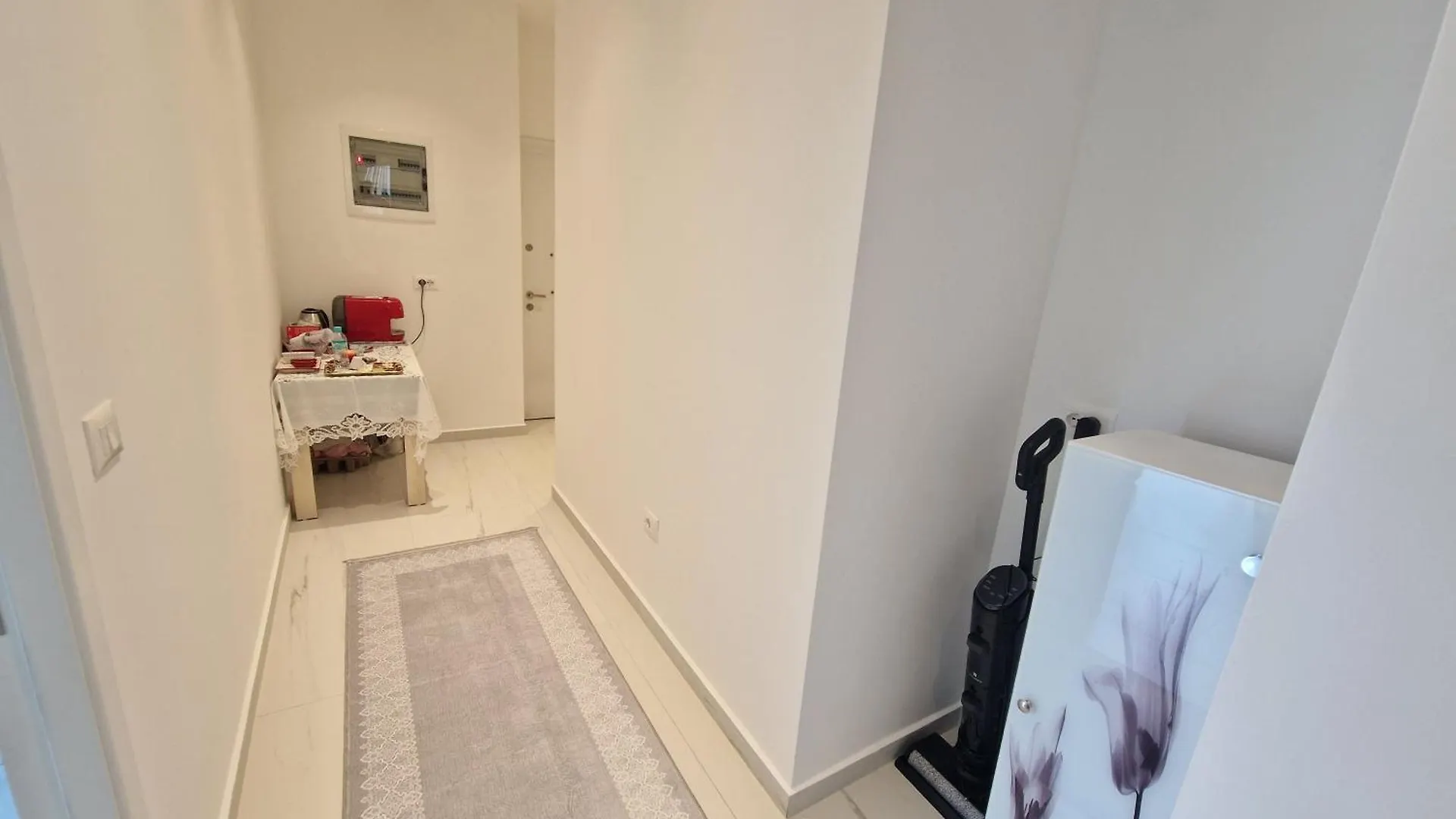 Elofira Room'S Durrës 0*,  Albanien